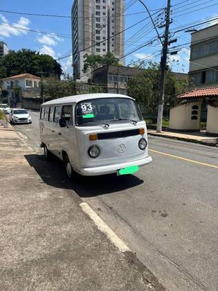 VOLKSWAGEN KOMBI 1.6 STD 8V GASOLINA 3P MANUAL